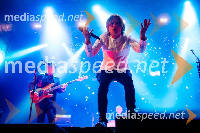  Carl-Johan Fogelklou, skupina Mando Diao;  Bjorn  Dixgård, pevec, skupina Mando DiaoLaško Pivo in cvetje 2016, petek