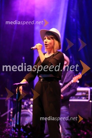  Manuela Brečko - Manuella, pevka, ManuEllaLaško Pivo in cvetje 2016, petek