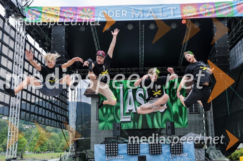 Freestyle klub Celje – akrobatski nastop članov kluba na parterju ter velikem in malem trampolinuLaško Pivo in cvetje 2016, petek