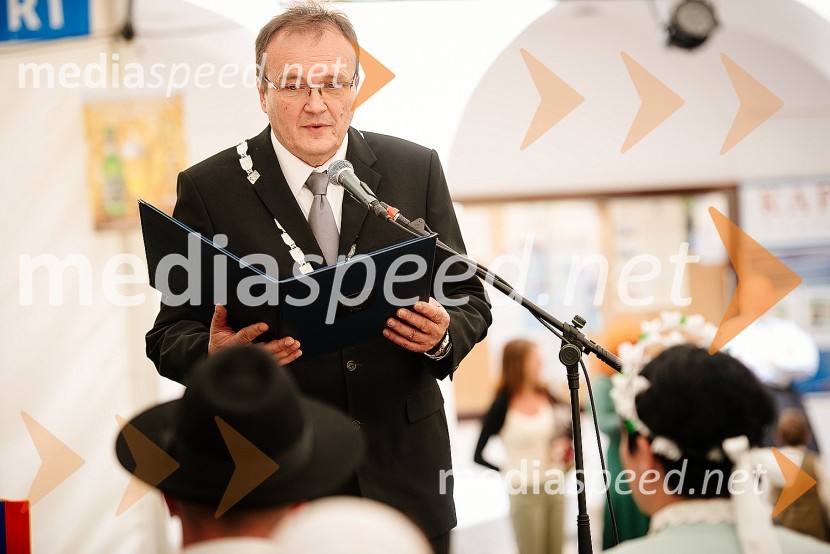 Ohcet po starih šegahLaško Pivo in cvetje 2016, nedelja