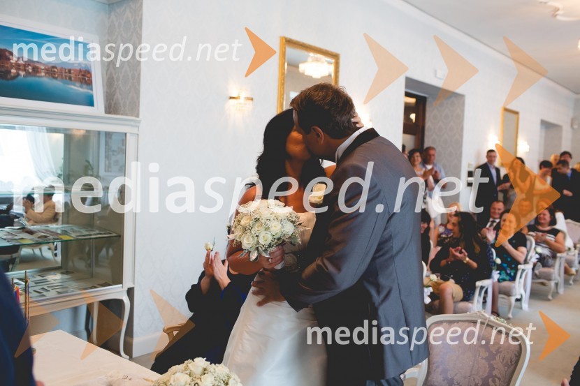  Sonja Vizjak, ustanoviteljica in partnerica AV.consulting; dr. Andrej Vizjak, ustanovitelj in partner AV.consultingPoroka Sonja Bajc in Andrej Vizjak