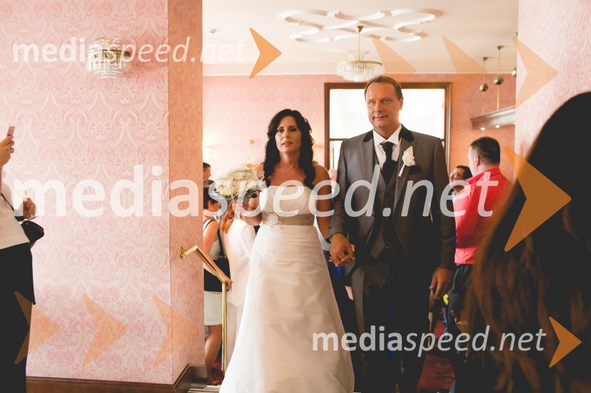  Sonja Vizjak, ustanoviteljica in partnerica AV.consulting; dr. Andrej Vizjak, ustanovitelj in partner AV.consultingPoroka Sonja Bajc in Andrej Vizjak