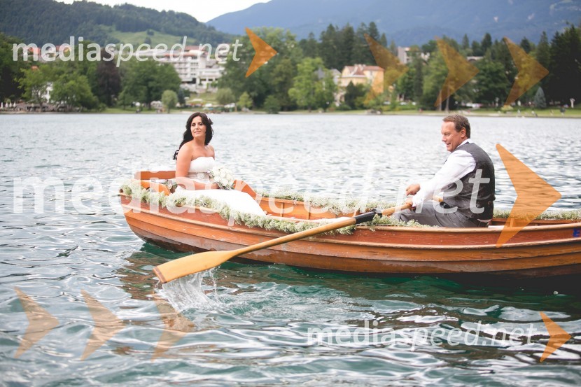  Sonja Vizjak, ustanoviteljica in partnerica AV.consulting; dr. Andrej Vizjak, ustanovitelj in partner AV.consultingPoroka Sonja Bajc in Andrej Vizjak