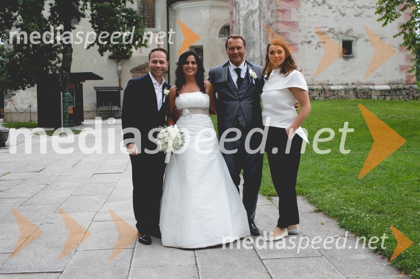  Matjaž Zadravec, predsednik Royal Vision Group;  Sonja Vizjak, ustanoviteljica in partnerica AV.consulting; dr. Andrej Vizjak, ustanovitelj in partner AV.consulting;  Tatjana ZadravecPoroka Sonja Bajc in Andrej Vizjak