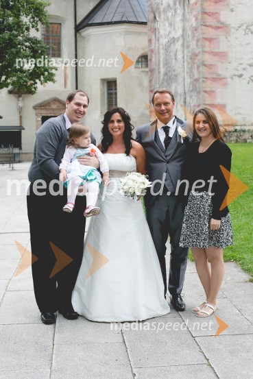  Rok Peljhan;  Allana Peljhan;  Sonja Vizjak, ustanoviteljica in partnerica AV.consulting; dr. Andrej Vizjak, ustanovitelj in partner AV.consulting;  Alicia PeljhanPoroka Sonja Bajc in Andrej Vizjak