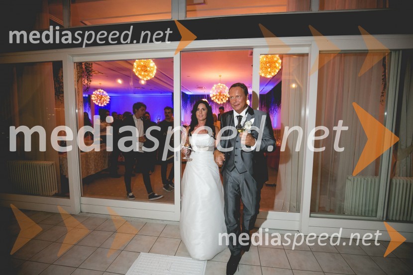  Sonja Vizjak, ustanoviteljica in partnerica AV.consulting; dr. Andrej Vizjak, ustanovitelj in partner AV.consultingPoroka Sonja Bajc in Andrej Vizjak