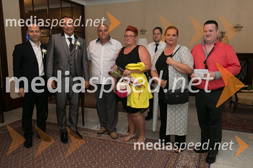  Matjaž Zadravec, predsednik Royal Vision Group; dr. Andrej Vizjak, ustanovitelj in partner AV.consulting;  Roland Markezič;  Ingrid Markezič;  Andreja R.B. ;  Tilen RakarPoroka Sonja Bajc in Andrej Vizjak