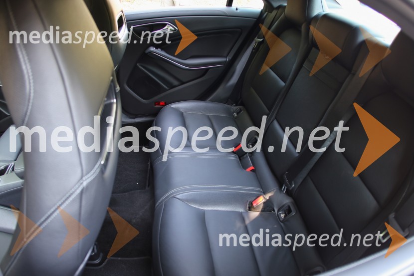 Prenovljena Mercedes-Benz CLA kupe in CLA Shooting BrakeMercedes-Benz CLA kupe in CLA Shooting Brake, slovenska predstavitev