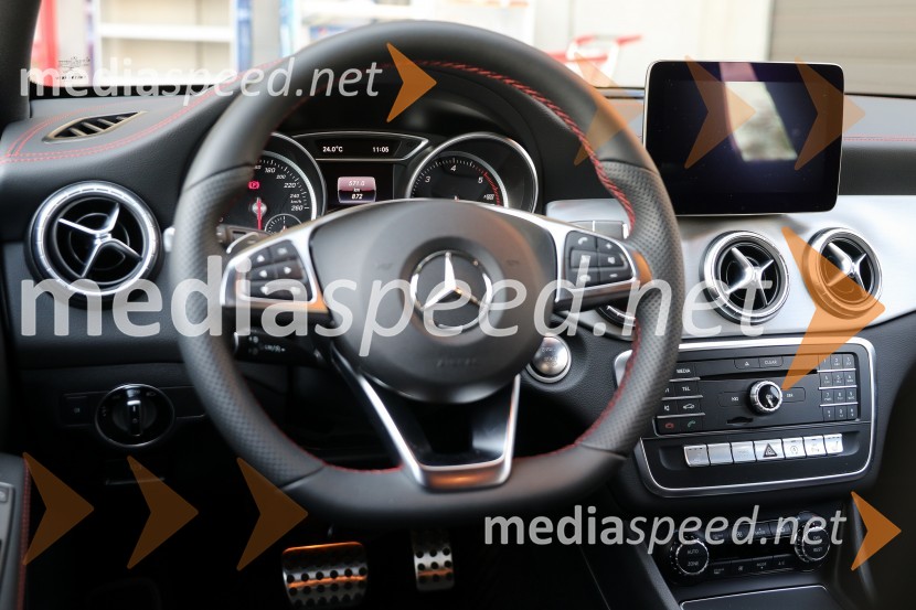 Prenovljena Mercedes-Benz CLA kupe in CLA Shooting BrakeMercedes-Benz CLA kupe in CLA Shooting Brake, slovenska predstavitev