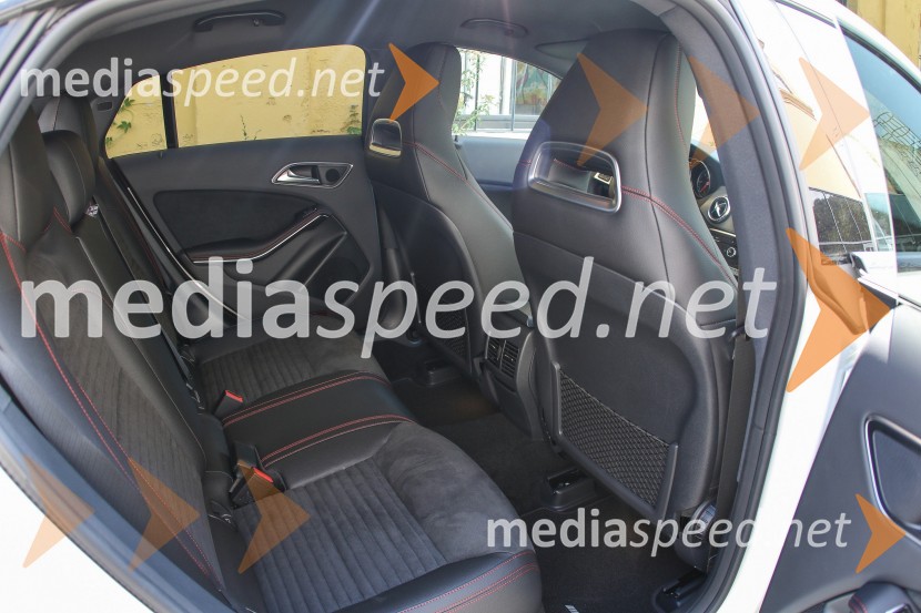 Prenovljena Mercedes-Benz CLA kupe in CLA Shooting BrakeMercedes-Benz CLA kupe in CLA Shooting Brake, slovenska predstavitev