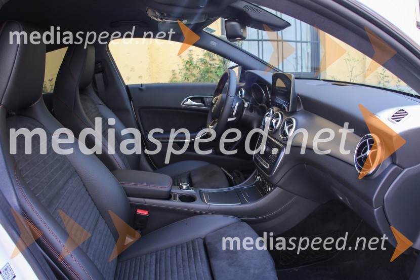 Prenovljena Mercedes-Benz CLA kupe in CLA Shooting BrakeMercedes-Benz CLA kupe in CLA Shooting Brake, slovenska predstavitev