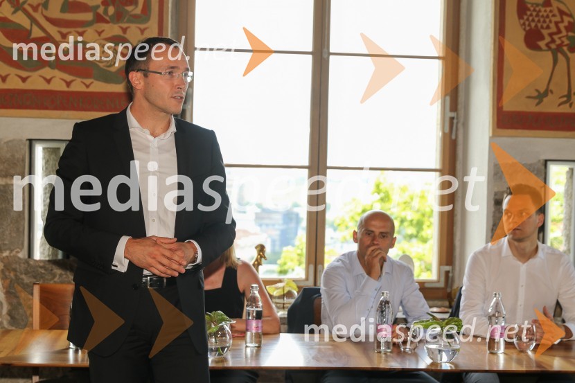  Rasto Oderlap, direktor, podjetje Autocommerce d.o.o.Mercedes-Benz CLA kupe in CLA Shooting Brake, slovenska predstavitev