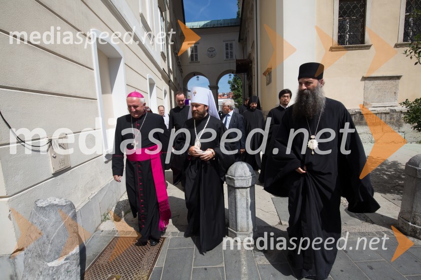 msgr. Stanislav  Zore, ljubljanski nadškof,metropolit;  Hilarion Alfeyev, Volokolamski metropolit;  Porfirje Perić, metropolitEkumensko srečanje v Ljubljani