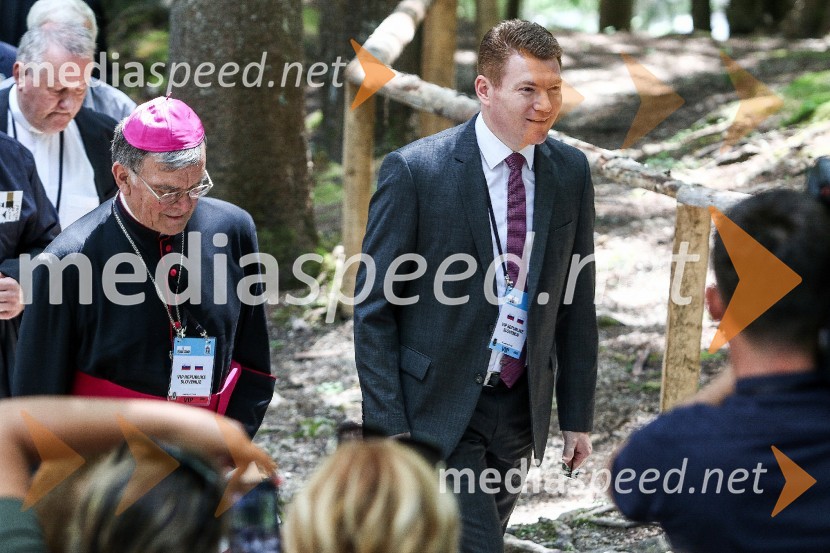 dr. Stanislav Lipovšek, celjski škof;  Nevzet  Porić, svetnik, LZLSlovesnost ob 100. obletnici Ruske kapelice