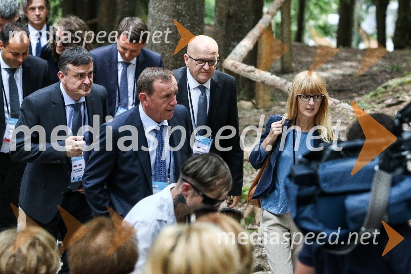  ... ;  Jože Colarič, predsednik uprave in generalni direktor, Krka d.d.;  ... ;  Mateja Bertoncelj, novinarka, FinanceSlovesnost ob 100. obletnici Ruske kapelice