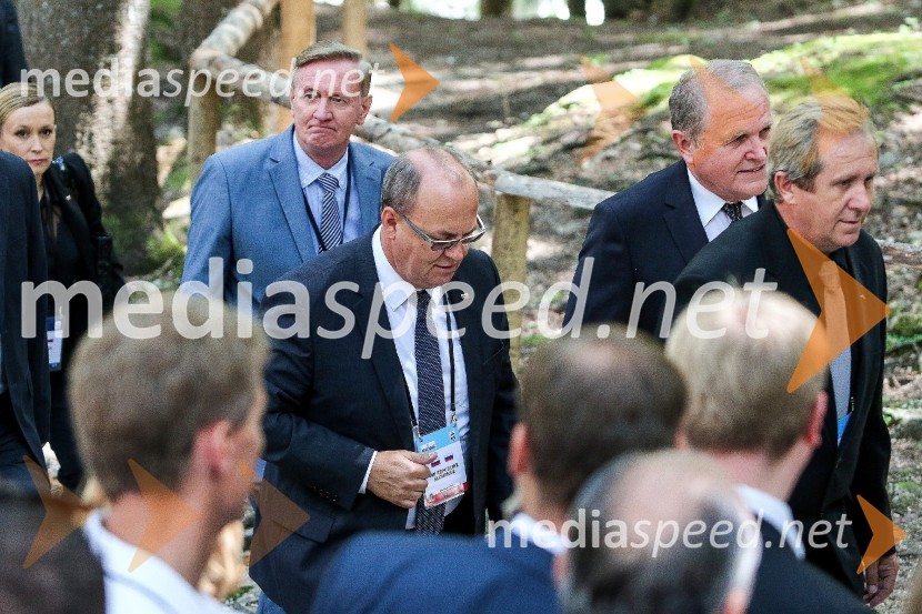  ... ;  Jožef Horvat, poslanec stranke NSi;  Metod  Dragonja, državni sekretar, Ministrstvo za finance RS;  ... Slovesnost ob 100. obletnici Ruske kapelice