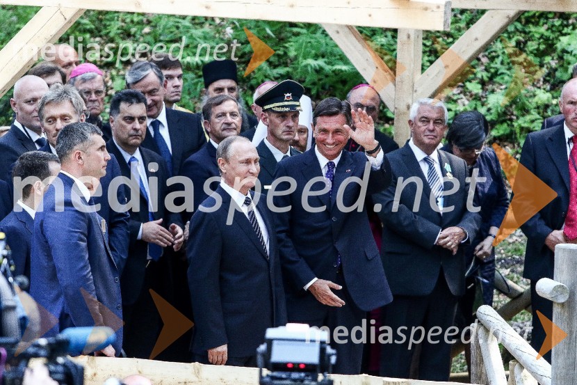  Vladimir Putin, predsednik Ruske federacije ;  Borut Pahor, predsednik Republike SlovenijeSlovesnost ob 100. obletnici Ruske kapelice