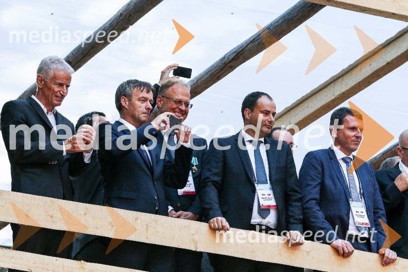  ... ;  ... ;  Janez  Škrabec, direktor Riko d.o.o., predsednik Slovensko-ruskega poslovnega sveta, častni konzul Belorusije;  ... ;  ... Slovesnost ob 100. obletnici Ruske kapelice