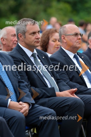 mag. Dejan Židan, minister za kmetijstvo, gozdarstvo in prehrano, predsednik stranke SD;  Jožef Horvat, poslanec stranke NSiProslava ob obletnici združitve prekmurskih Slovencev z matičnim narodom