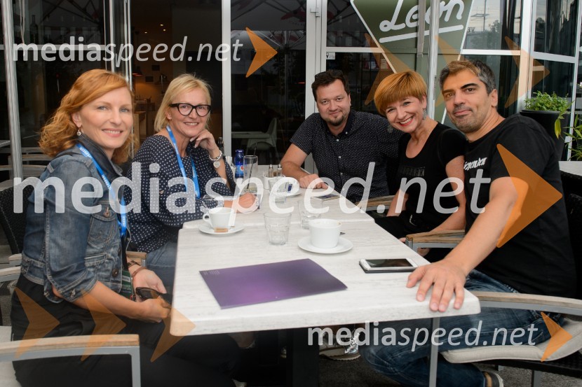  Mihaela Kolarič, Vesolje idej in prireditev;  Natalija Taja Kolarič, Vesolje Idej in prireditev;  Primož Štorman, član skupine Tabu;  Petra Romih, vodja marketinga Europarka;  Bor Greiner, odgovorni urednik, Radio CityEuroparkov koncert leta: Tabu in Jan Plestenjak