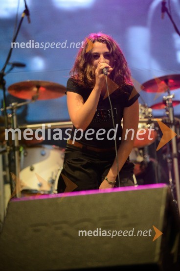  Eva Beus, nova pevka, skupina TabuEuroparkov koncert leta: Tabu in Jan Plestenjak