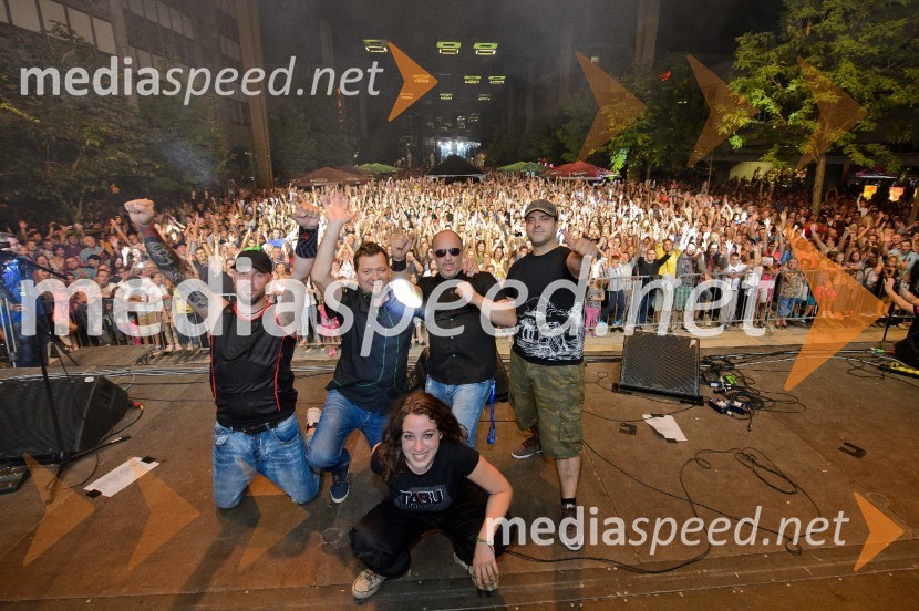  Iztok Melanšek, član skupine Tabu;  Primož Štorman, član skupine Tabu;  Eva Beus, nova pevka, skupina Tabu;  Tomaž Trop, član skupine Tabu;  Aleš Beriša, član skupine TabuEuroparkov koncert leta: Tabu in Jan Plestenjak