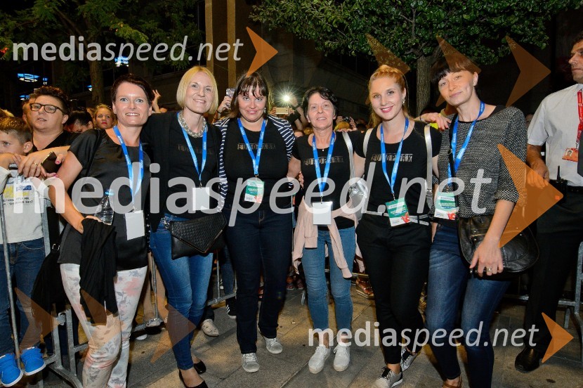  ... ; mag. Nataša Žnuderl Haložan, asistentka center managerke Europarka;  Metka  Papec, informacijska pisarna Europark;  Bojana Kuhanec, asistentka center managerke/office;  Vanja Bele, asistenka za marketing Europarka;  Saša Šturm, informacijska pisarna, EuroparkEuroparkov koncert leta: Tabu in Jan Plestenjak