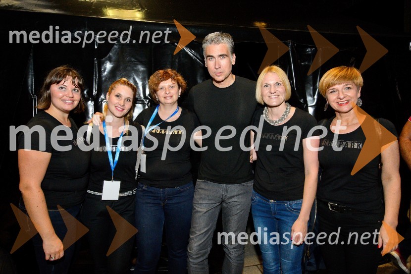  Metka  Papec, informacijska pisarna Europark;  Vanja Bele, asistenka za marketing Europarka;  Simona Mandl, Center managerka Europarka;  Jan Plestenjak, pevec; mag. Nataša Žnuderl Haložan, asistentka center managerke Europarka;  Petra Romih, vodja marketinga EuroparkaEuroparkov koncert leta: Tabu in Jan Plestenjak