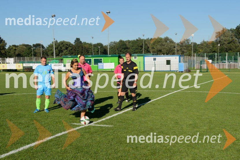  Sara Stadler, Vinska kraljica Slovenije 2016Tradicionalna tekma Vinske reprezentance Slovenije ob dnevu vinogradnikov na sejmu Agra