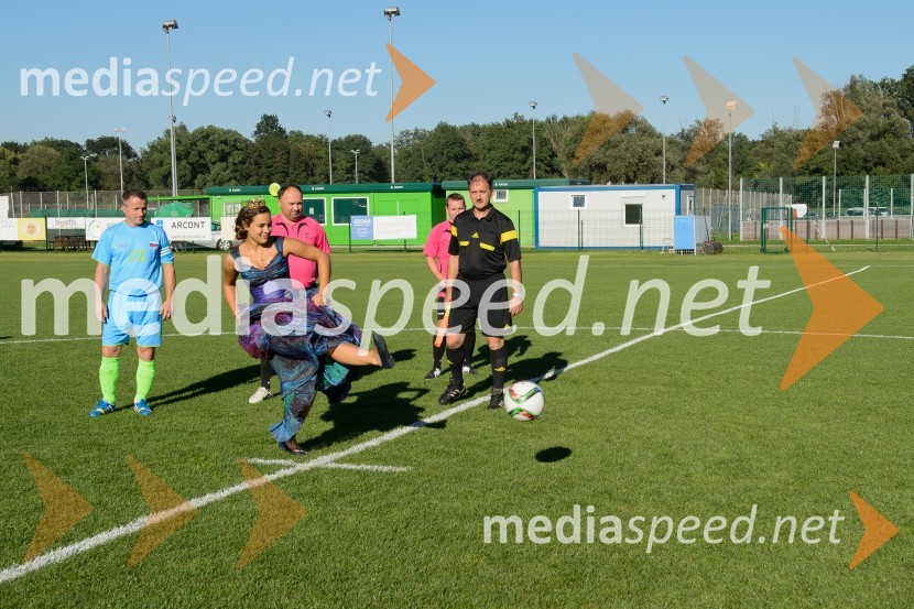  Sara Stadler, Vinska kraljica Slovenije 2016Tradicionalna tekma Vinske reprezentance Slovenije ob dnevu vinogradnikov na sejmu Agra