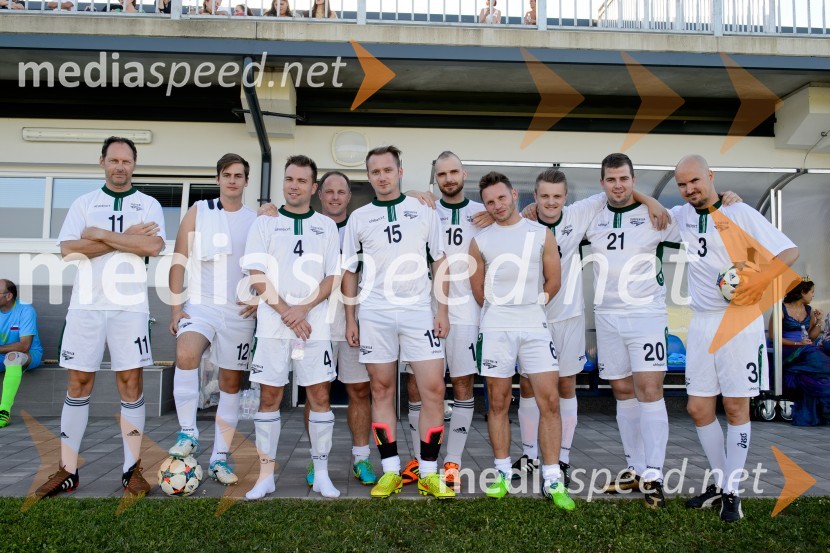  Jože Potrebuješ, skupina Čuki;  ... ;  ... ;  Jani Jerant, glasbeni manager;  Rafael Zupanc, glasbenik;  ... ;  Primož Lajovic, glasbenik;  ... ;  Dorian Granda, skupina Muff;  ... Tradicionalna tekma Vinske reprezentance Slovenije ob dnevu vinogradnikov na sejmu Agra