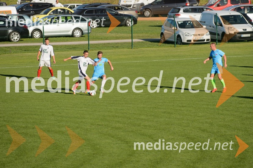  ... ;  Jure Veber, nogometaš Vinske reprezentance SlovenijeTradicionalna tekma Vinske reprezentance Slovenije ob dnevu vinogradnikov na sejmu Agra