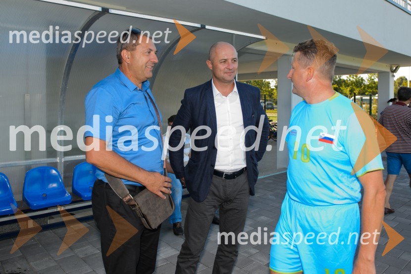  ... ;  ... ;  Danilo Steyer,   vinar, Steyer Vina; vinski vitez, predsednik Vinske reprezentance SlovenijeTradicionalna tekma Vinske reprezentance Slovenije ob dnevu vinogradnikov na sejmu Agra