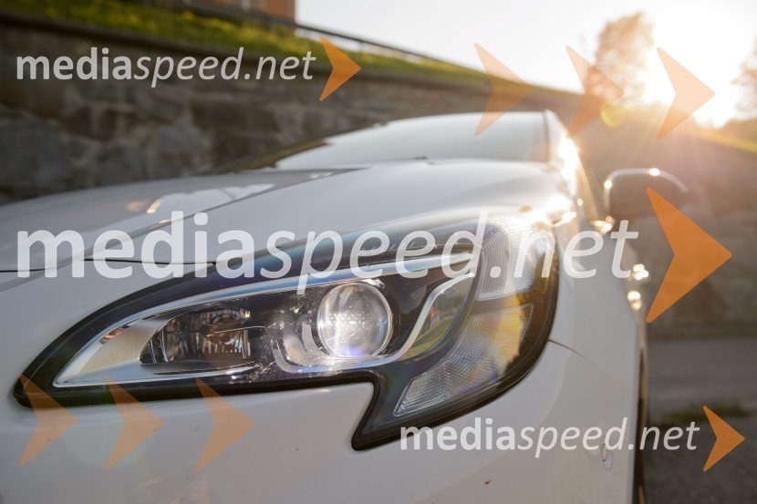 Opel Corsa 1.4 ECOTEC Easytronic Color Edition, biksenon žarometiOpel Corsa 1.4 ECOTEC Easytronic Color Edition, mediaspeed test