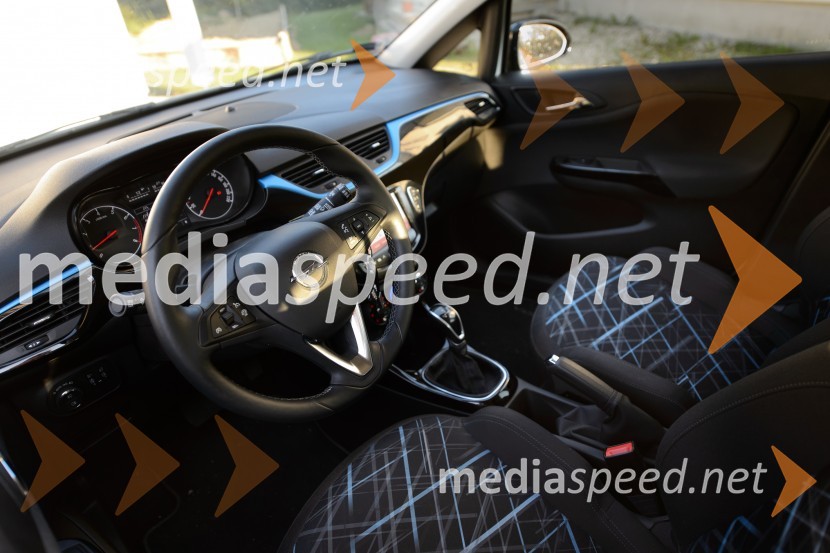 Opel Corsa 1.4 ECOTEC Easytronic Color Edition, notranjostOpel Corsa 1.4 ECOTEC Easytronic Color Edition, mediaspeed test
