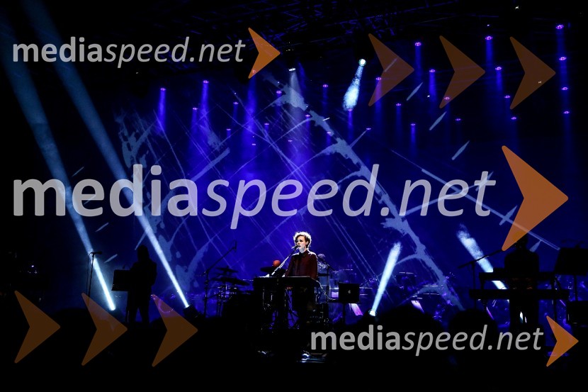  Mina Špiler, vokal in klaviature, skupina LaibachFestival Ljubljana: Laibach in Simfonični orkester RTV Slovenija