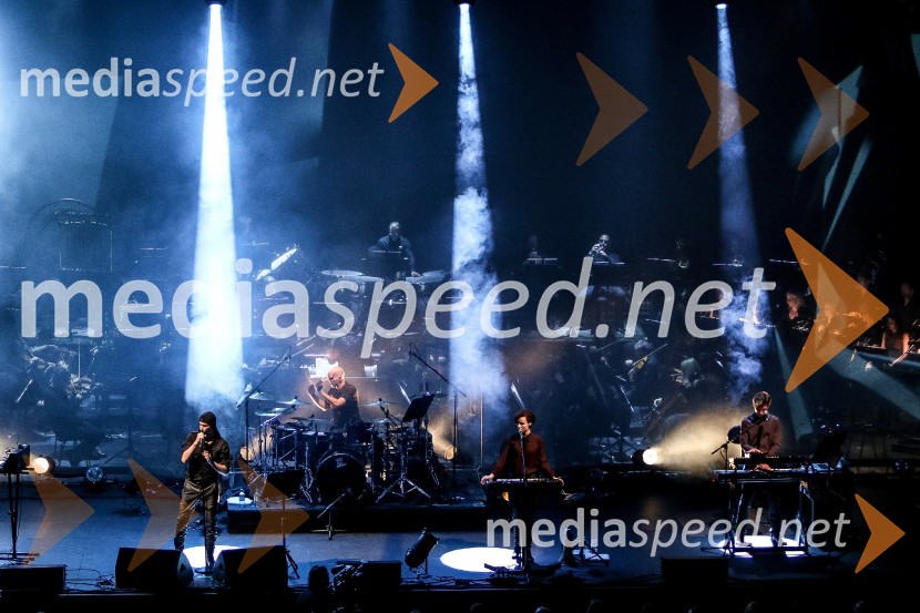  Milan Fras, vokal, skupina Laibach;  ... ;  Mina Špiler, vokal in klaviature, skupina Laibach;  ... Festival Ljubljana: Laibach in Simfonični orkester RTV Slovenija