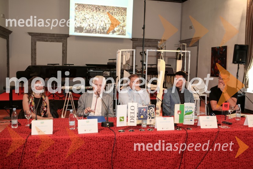  Tina Mauko, skladateljica in pianistka;  Pavel Mihelčič, skladatelj;  Darko  Brlek, direktor, Festival Ljubljana;  Piotr Beczala, tenorist;  Marc Piollet, dirigentFestival Ljubljana: Novinarska konferenca