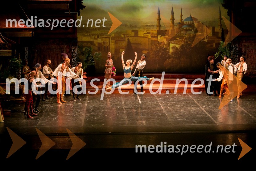  Asami Nakashima, baletna plesalkaFestival Ljubljana 2016: Baletna predstava Gusar