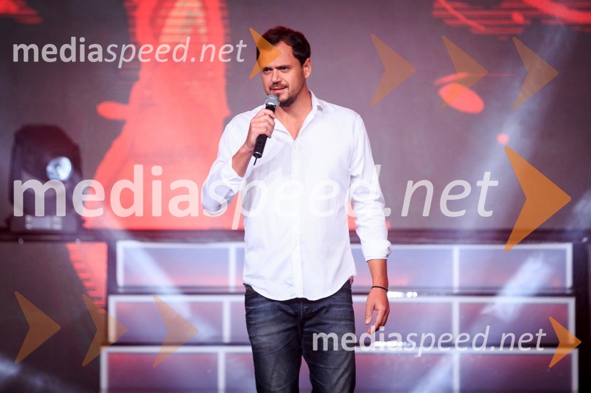  Andraž Hribar, pevecMiss Slovenije 2016 je Maja Taradi