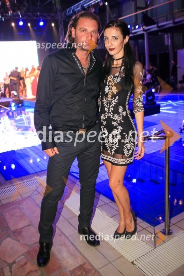  Dejan Nikolič, fotograf;  Sara  JelenMiss Slovenije 2016 je Maja Taradi