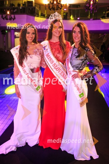  Ana Kondič, 2. spremljevalka Miss Slovenije 2016;  Maja Taradi, Miss Slovenije 2016, Model Atlantis, Miss Slovenskih Novic;  Alena Mušić, 1. spremljevalka Miss Slovenije 2016, Miss osebnosti 2016Miss Slovenije 2016 je Maja Taradi
