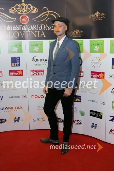  Robert Pikl, kitarist, skupina ManoucheMiss Slovenije 2016 je Maja Taradi