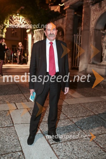  Marijan Zlobec, novinar, kritikFestival Ljubljana 2016: Pesmi mojih krajev, Manca Izmajlova