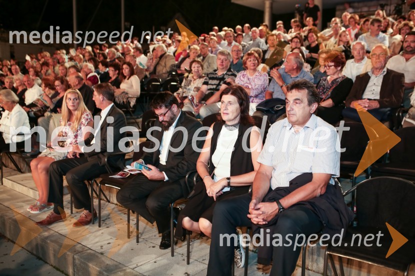 Festival Ljubljana 2016: Pesmi mojih krajev, Manca Izmajlova