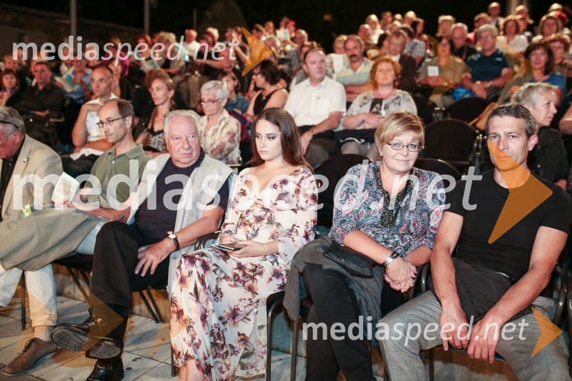 Festival Ljubljana 2016: Pesmi mojih krajev, Manca Izmajlova