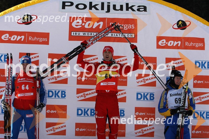 Dimitrij Jarošenko (Rusija), Ole Einar Björndalen (Norveška), zmagovalec 10km sprinta in Mattias Nilsson (Švedska)e.on Ruhrgas IBU svetovni pokal v biatlonu / sprint moški