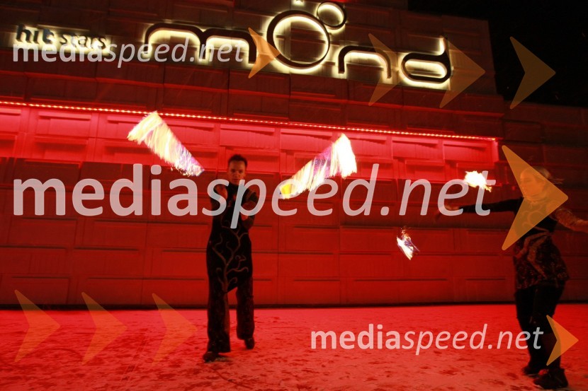 Ognjeni spektakelOtvoritev igralniško zabaviščnega centra Mond v Šentilju