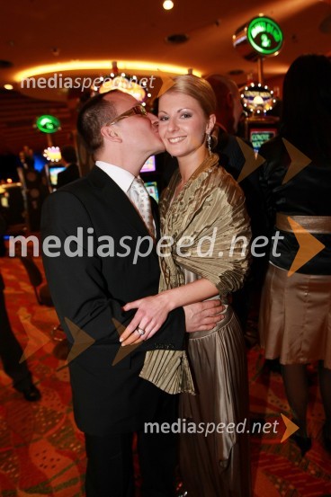 Gregor Jeza, predsednik uprave Hit Šentilj d.d. s punco KatjoOtvoritev igralniško zabaviščnega centra Mond v Šentilju