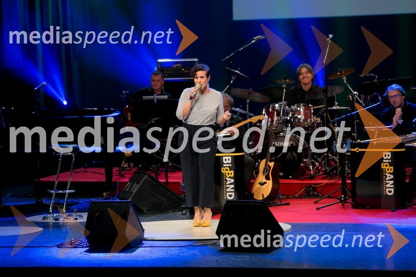  Nuška Drašček, pevkaDobrodelni koncert Rdečega križa Slovenije